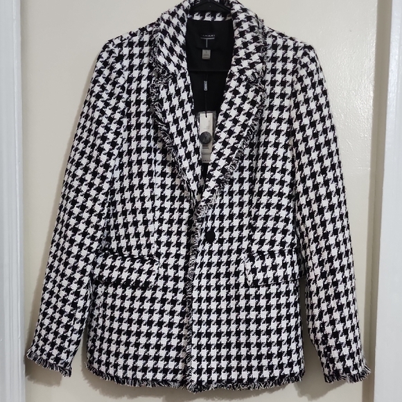 Tahari Jackets & Blazers - Tahari Black and White Houndstooth Blazer